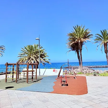 Apartment Victoria Beachfront 1, Location Americas
